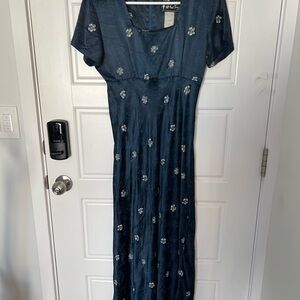 A35-Vintage All That Jazz Maxi Dress M Navy Floral Rayon Acetate Zip Back